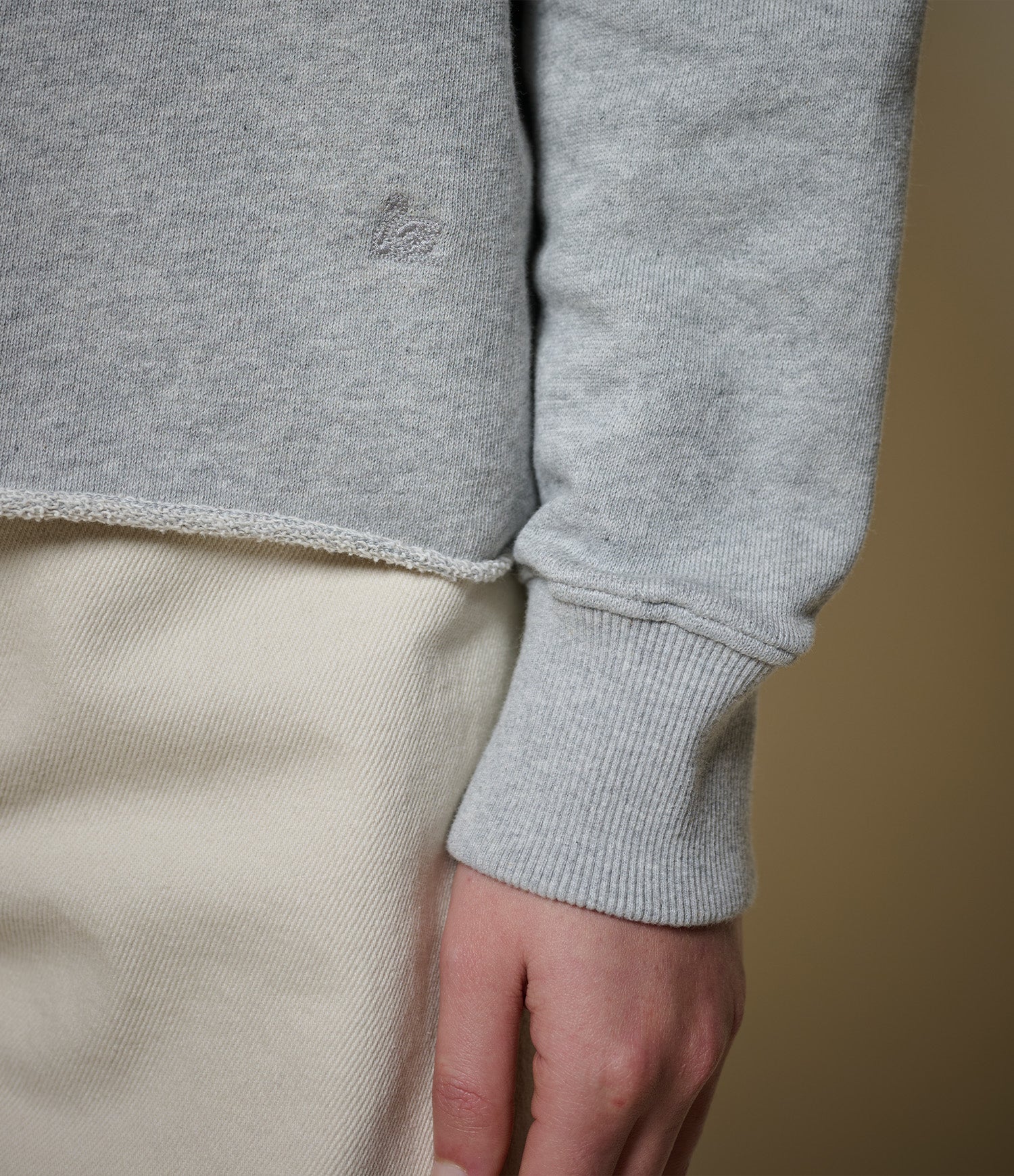 Retro Fleece Sweatshirt With Open Edge On Hem - Image 3